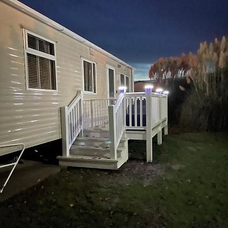 Parkdean Cherry Tree Holiday Park Belton with Browston Exterior photo